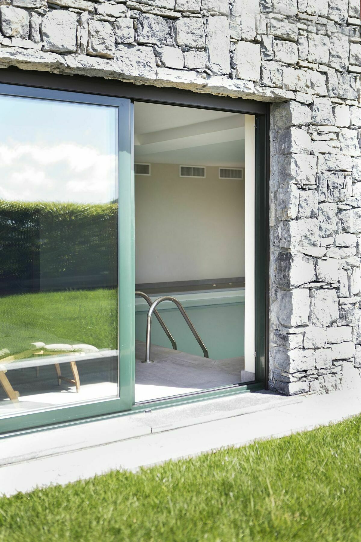 Suite & Pool-Como House-160 Mt-Private Indoor Swimming Pool, Heated All Year-Private Covered Parking-Private Garden And Terrace-Fully Equipped Kitchen Bagian luar foto