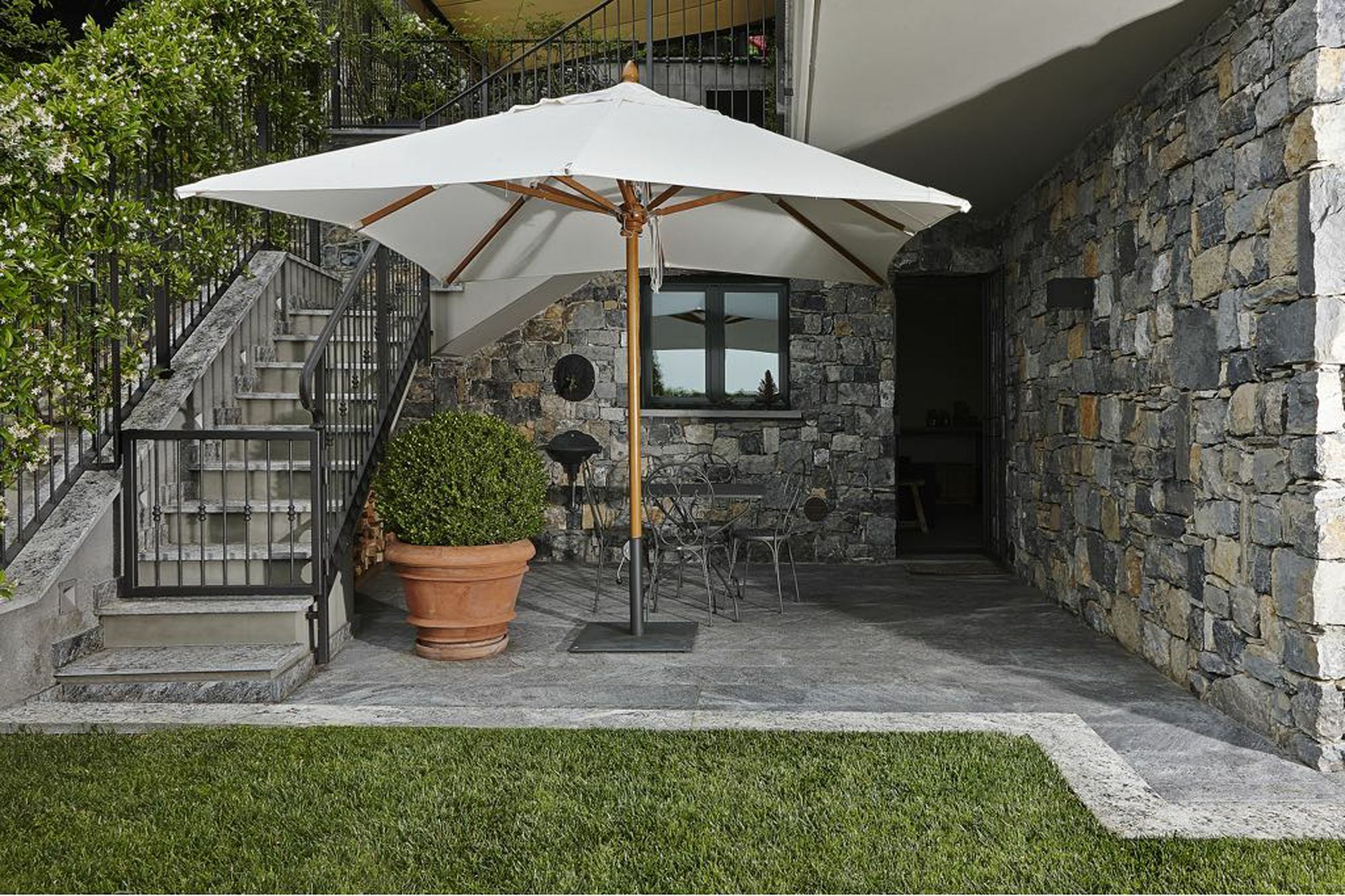 Suite & Pool-Como House-160 Mt-Private Indoor Swimming Pool, Heated All Year-Private Covered Parking-Private Garden And Terrace-Fully Equipped Kitchen Bagian luar foto
